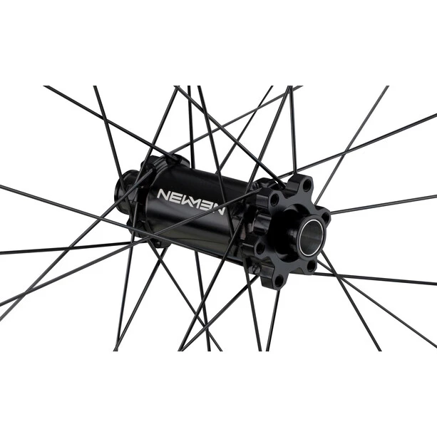 Newmen Roues VTT Evolution SL X.A.25 Roue Avant 27.5" 15x110mm Straight-Pull Disc 6 Boulons Fade 2 Newmen Roues VTT Evolution SL X.A.25 Roue Avant 27.5" 15x110mm Straight-Pull Disc 6 Boulons Fade – Image 2