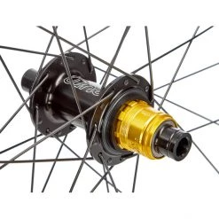 Tune Roues Gravel & Cyclocross Crosser Endurance Carbon Disc Roue Arrière 28" CL SRAM XD Endurance -Promos Roues Boutique tune crosser endurance carbon disc rear wheel 28 cl sram xd endurance 4